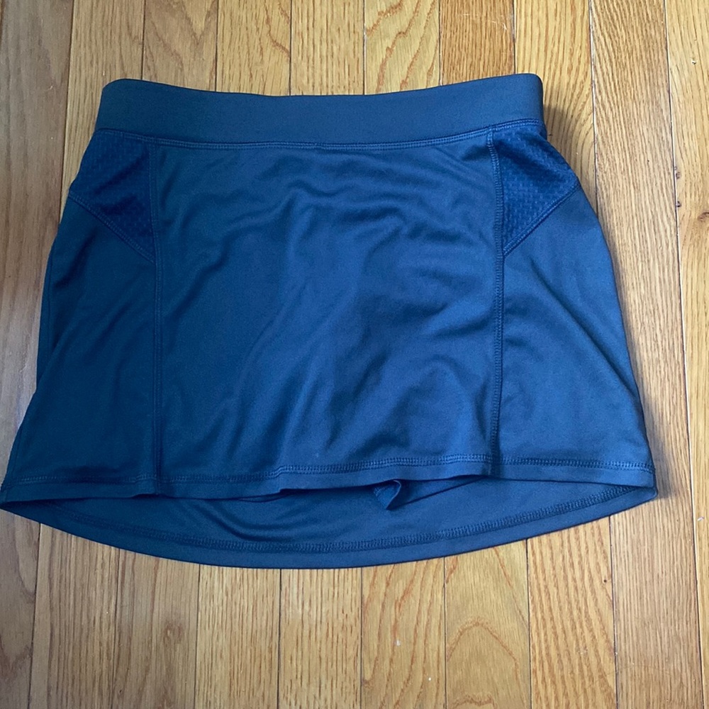 Grey champion skirt small. Fairly worn